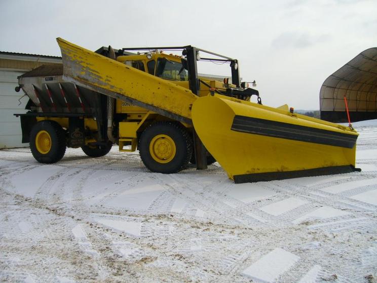 http://www.badgoat.net/Old Snow Plow Equipment/Trucks/FWD Trucks/FWD's of Upstate New York/GW744H558-3.jpg